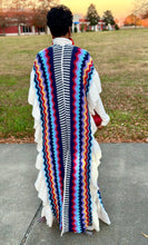 Load image into Gallery viewer, &quot;The Diva&quot; Shawl
