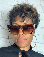 Load image into Gallery viewer, &quot;Boss Babe&quot; shades
